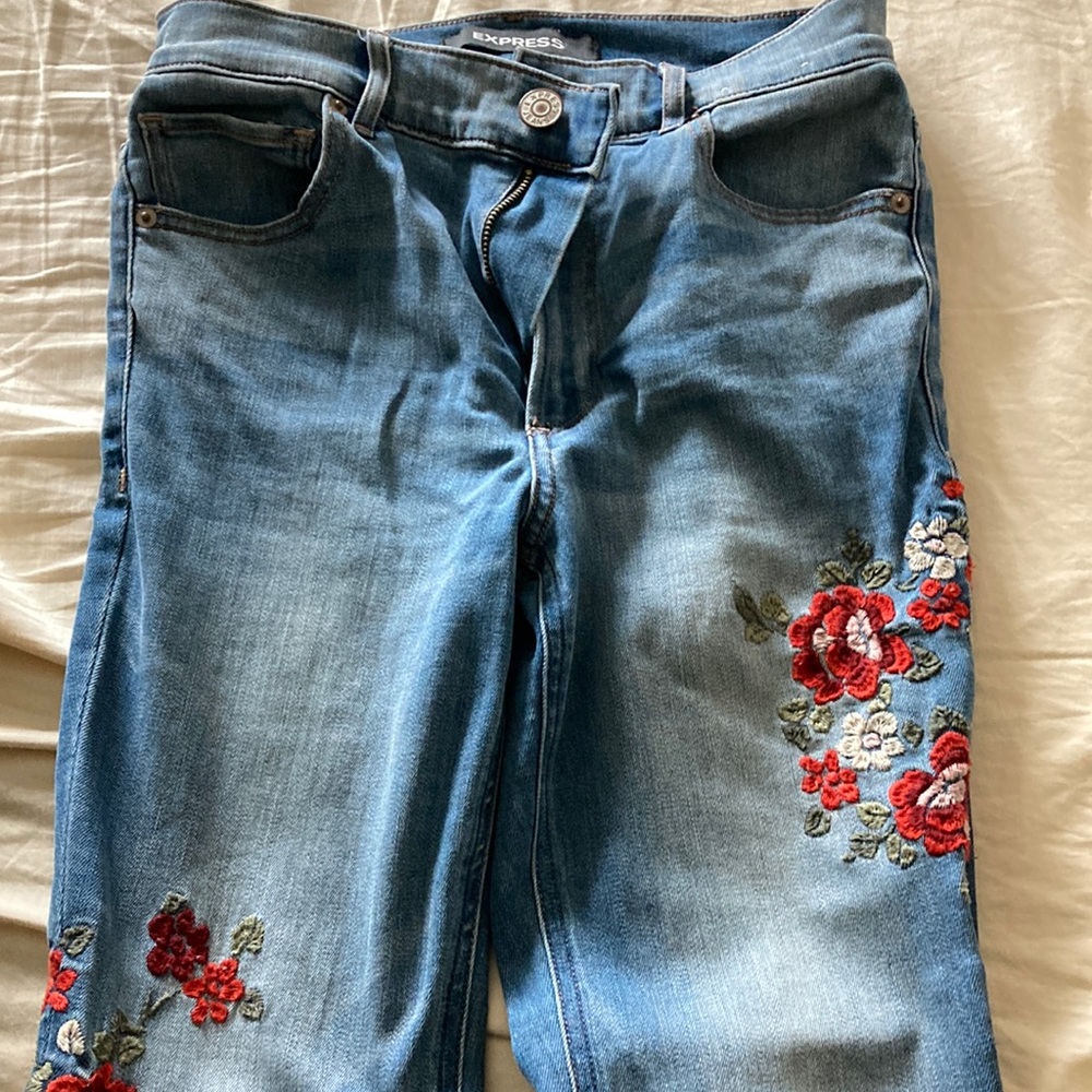 Express size for regular high-rise embroidered legging Jean